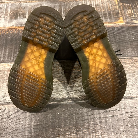 ✨Dr. Martens 1460 8-eye Black Patent Boot✨ - Picture 9 of 14